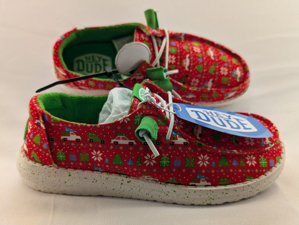 NWT Hey Dude Shoes Wendy Holiday Sweater in Red size 7 (No Box)